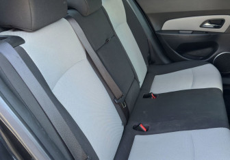 Подержанный автомобиль Chevrolet Cruze Sedan 2013 года (12 фото)