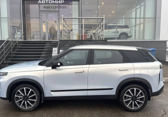 Подержанный автомобиль Jaecoo J7 2025 года (8 фото)