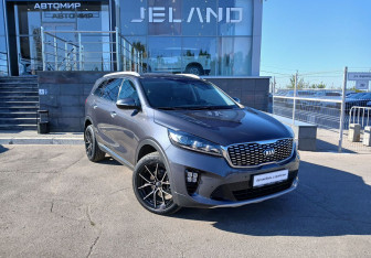Подержанный автомобиль Kia Sorento 2018 года (3 фото)