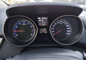Подержанный автомобиль Hyundai i30 Hatchback 2015 года (9 фото)