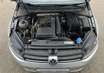 Подержанный автомобиль Volkswagen Golf Hatchback 2013 года (13 фото)