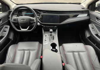 Подержанный автомобиль Omoda S5 2023 года (10 фото)