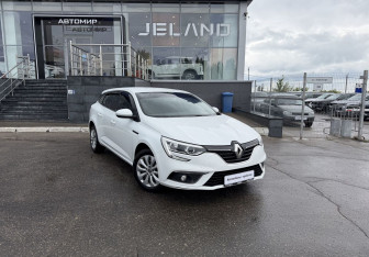 Подержанный автомобиль Renault Megane Wagon 2018 года (3 фото)