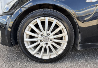 Подержанный автомобиль Lexus IS Sedan 2006 года (15 фото)