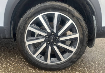 Подержанный автомобиль Jaecoo J7 2025 года (14 фото)