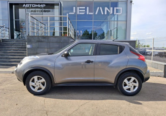 Подержанный автомобиль Nissan Juke 2013 года (8 фото)