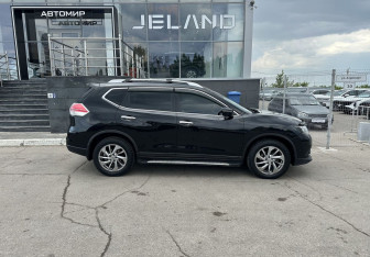Подержанный автомобиль Nissan X-Trail 2016 года (4 фото)