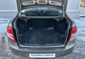 Подержанный автомобиль LADA (ВАЗ) Granta Sedan 2017 года (13 фото)
