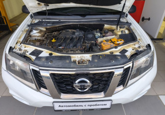 Подержанный автомобиль Nissan Terrano 2014 года (13 фото)