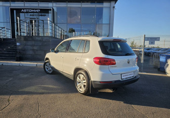 Подержанный автомобиль Volkswagen Tiguan 2014 года (7 фото)