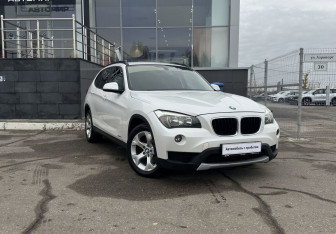 Подержанный автомобиль BMW X1 2012 года (3 фото)
