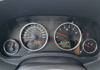 Подержанный автомобиль Jeep Compass 2012 года (9 фото)