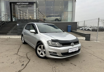 Подержанный автомобиль Volkswagen Golf Hatchback 2013 года (3 фото)