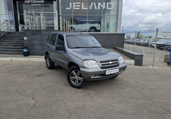 Подержанный автомобиль Chevrolet Niva 2008 года (3 фото)