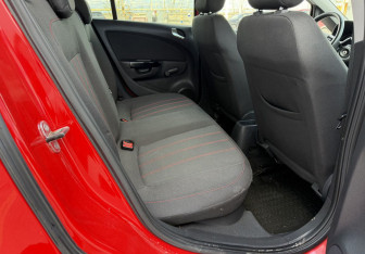 Подержанный автомобиль Opel Corsa 2011 года (12 фото)