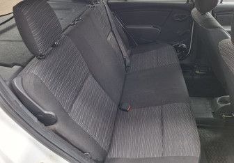 Подержанный автомобиль Renault Sandero 2011 года (12 фото)