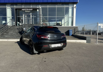 Подержанный автомобиль Opel Astra Hatchback 2013 года (7 фото)