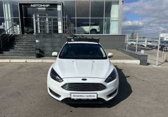 Подержанный автомобиль Ford Focus Hatchback 2016 года (2 фото)