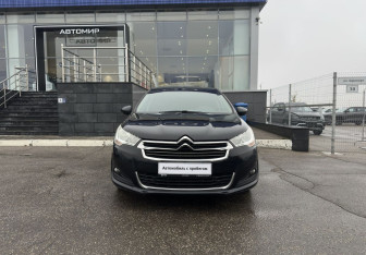 Подержанный автомобиль Citroen C4 Sedan 2013 года (2 фото)