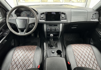 Подержанный автомобиль УАЗ Patriot 2017 года (10 фото)