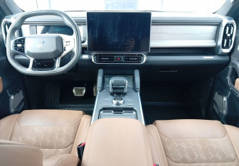 Подержанный автомобиль Jetour T2 2024 года (10 фото)