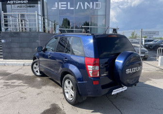 Подержанный автомобиль Suzuki Grand Vitara 2008 года (7 фото)