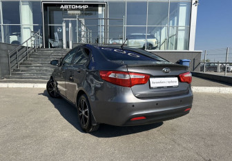 Подержанный автомобиль Kia Rio Sedan 2013 года (7 фото)