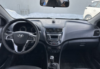 Подержанный автомобиль Hyundai Solaris Sedan 2014 года (10 фото)