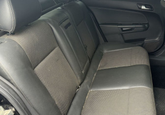 Подержанный автомобиль Opel Astra Sedan 2010 года (12 фото)