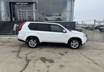 Подержанный автомобиль Nissan X-Trail 2014 года (4 фото)