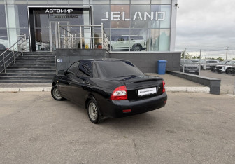 Подержанный автомобиль LADA (ВАЗ) Priora Sedan 2008 года (7 фото)
