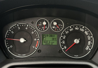 Подержанный автомобиль Ford Fusion 2007 года (9 фото)