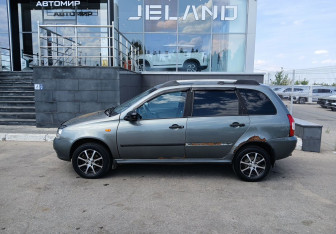Подержанный автомобиль LADA (ВАЗ) Kalina Wagon 2009 года (8 фото)