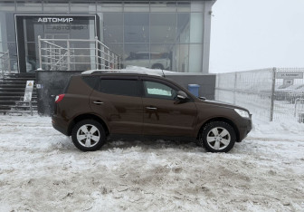 Подержанный автомобиль Geely Emgrand X7 2014 года (4 фото)