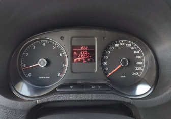 Подержанный автомобиль Volkswagen Polo Sedan 2011 года (9 фото)