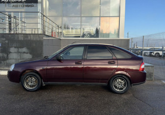 Подержанный автомобиль LADA (ВАЗ) Priora Hatchback 2014 года (8 фото)