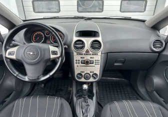 Подержанный автомобиль Opel Corsa 2008 года (10 фото)
