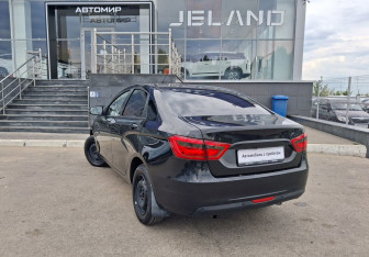 Подержанный автомобиль LADA (ВАЗ) Vesta Sedan 2016 года (7 фото)