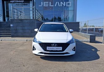Подержанный автомобиль Hyundai Solaris Sedan 2021 года (2 фото)