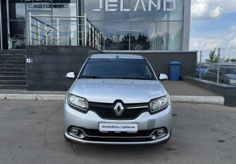 Подержанный автомобиль Renault Logan Sedan 2015 года (2 фото)