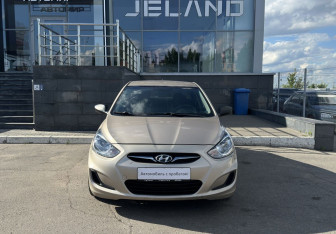 Подержанный автомобиль Hyundai Solaris Sedan 2011 года (2 фото)