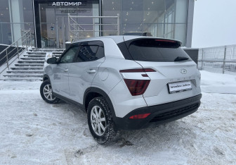 Подержанный автомобиль Hyundai Creta 2022 года (7 фото)