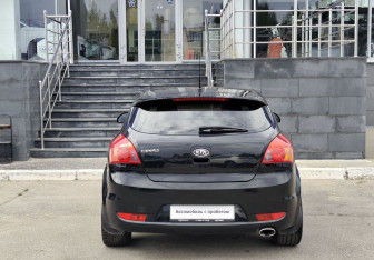 Подержанный автомобиль Kia Ceed Hatchback 2008 года (6 фото)