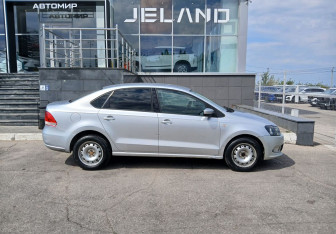 Подержанный автомобиль Volkswagen Polo Sedan 2011 года (4 фото)