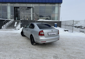 Подержанный автомобиль Skoda Octavia Liftback 2013 года (7 фото)