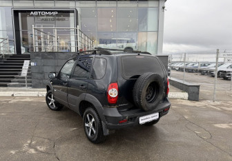 Подержанный автомобиль Chevrolet Niva 2013 года (7 фото)