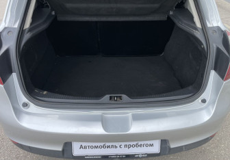 Подержанный автомобиль Renault Megane Hatchback 2010 года (15 фото)