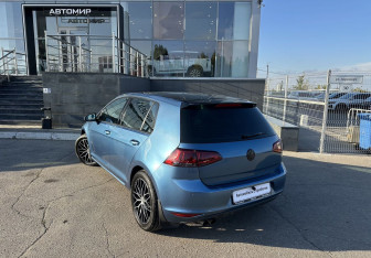 Подержанный автомобиль Volkswagen Golf Hatchback 2014 года (7 фото)