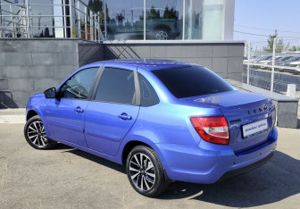 Подержанный автомобиль LADA (ВАЗ) Granta Sedan 2021 года (7 фото)