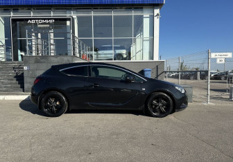 Подержанный автомобиль Opel Astra Hatchback 2013 года (4 фото)